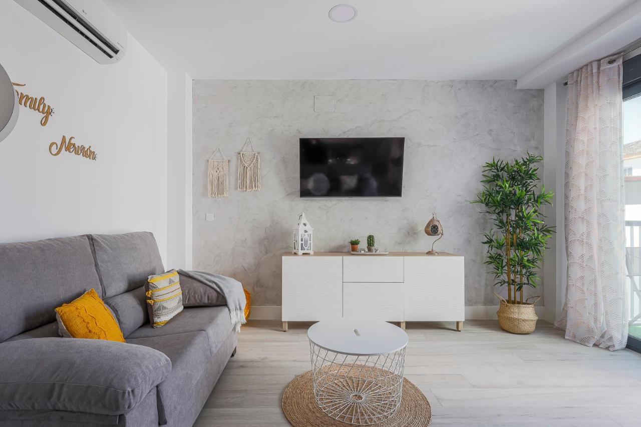 Family Home Suits Encantos De Sevilla Exterior foto